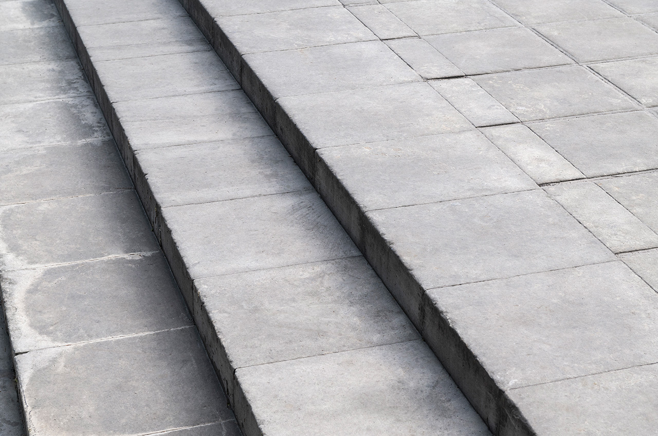 bg_concrete-stairs