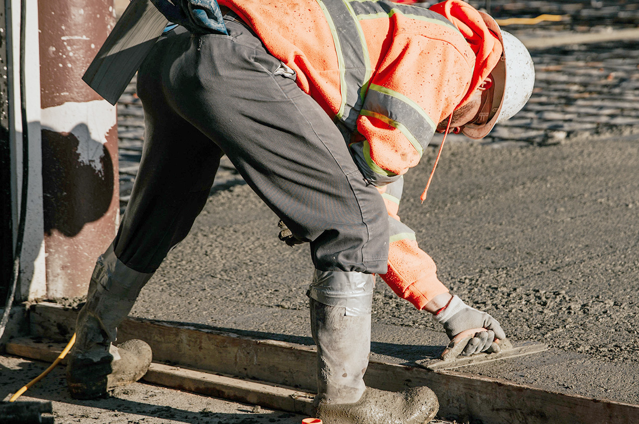 bg_concrete-worker